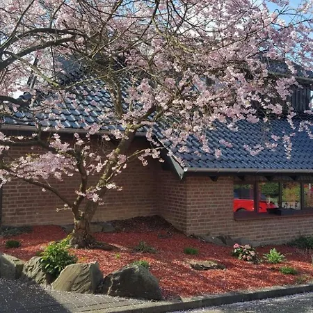 Privatunterkunft Berges Basecamp *